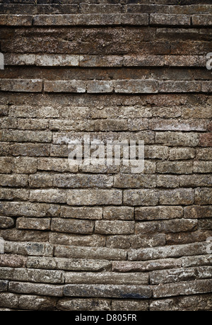 Schimmelige alte Mauer des Tempels Stockfoto