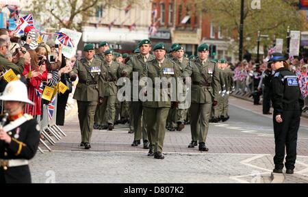 TAUNTON, SOMERSET, GROßBRITANNIEN - 16 MAI 2013 - ROYAL MARINES AUS 40 COMMANDO HOME COMING PARADE – VOR KURZEM AUS AFGHANISTAN ZURÜCK. Bildnachweis: JASON BRYANT/Alamy Live-Nachrichten Stockfoto