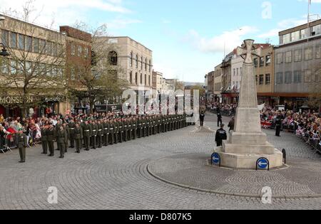 TAUNTON, SOMERSET, GROßBRITANNIEN - 16 MAI 2013 - ROYAL MARINES AUS 40 COMMANDO HOME COMING PARADE – VOR KURZEM AUS AFGHANISTAN ZURÜCK. Bildnachweis: JASON BRYANT/Alamy Live-Nachrichten Stockfoto