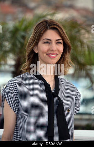 Cannes, Frankreich. 16. Mai 2013. US-Regisseur Sofia Coppola stellt während der Fototermin für "The Bling Ring" bei der 66. jährlichen Cannes Film-Festival in Cannes, Frankreich, 16. Mai 2013. Der Film wird präsentiert in Un Certain Regard "Abschnitt des Festivals, das von 15 bis 26 Mai läuft. Foto: Hubert Boesl/Dpa/Alamy Live News Stockfoto