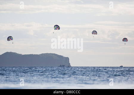 Parasailing in Boracay, Philippinen Stockfoto