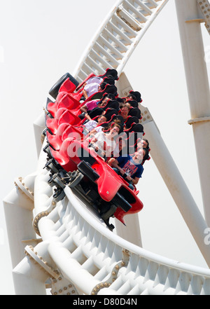 Achterbahn bei Ferrari World in Abu Dhabi Vereinigte Arabische Emirate VAE Stockfoto