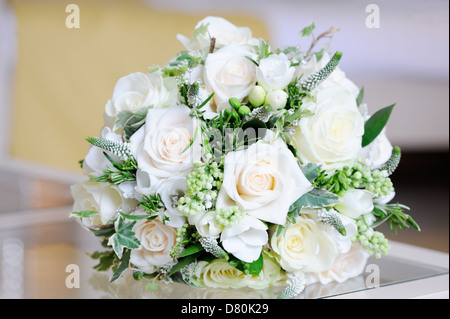 Close-up der Braut am Hochzeitstag Blumenstrauß Stockfoto