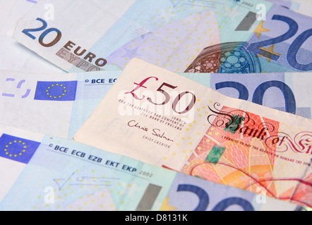 Eine Anmerkung £50 unter 20 Euro-Banknoten Stockfoto