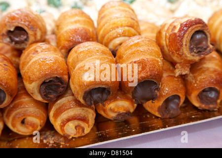 italienische Schokolade gefüllten Cannoli, manchmal genannt Napoleon canoli Stockfoto