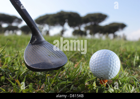 Golf Club in Rom, Ball, Club und Landschaft Stockfoto