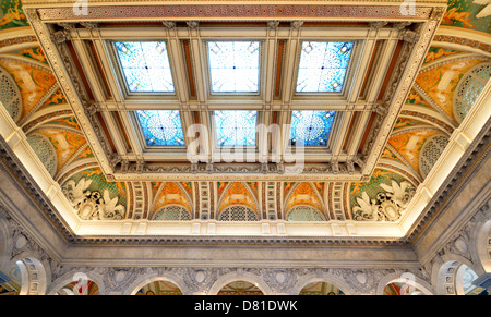 Die Haupthalle von der Library of Congress. Die vergoldete Decke ist reich verziert und Glanz der Bibliothek hinzugefügt Stockfoto