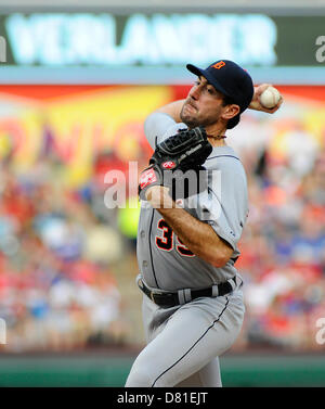 16. Mai 2013 gespielt - Arlington, Texas, USA - Detroit ab Krug JUSTIN VERLANDER im zweiten Inning als die Detroit Tigers wirft die Texas Rangers bei Rangers Ballpark am 16. Mai 2013 in Arlington, Texas, USA. (Kredit-Bild: © Ralph Lauer/ZUMAPRESS.com) Stockfoto