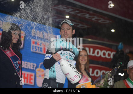 Treviso, Italien. 16. Mai 2013.  Mark Cavendish gewinnt Etappe 12 der Giro d ' Italia Longarone nach Treviso. Stockfoto