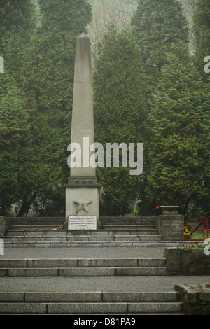 Friedhof und Denkmal der russischen Roten Armee Soldaten getötet während Weltkrieg ll in Kattowitz, Polen. Stockfoto