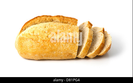 Laib Weißbrot in Scheiben schneiden Sie auf weißem Hintergrund Stockfoto