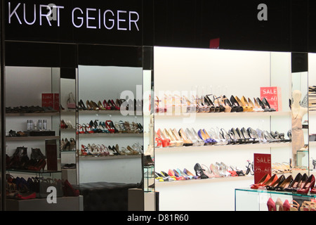 Kurt Keiger-Schuh-Shop in der Marina Mall in Dubai Stockfoto