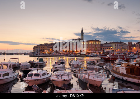 Rovinj Harbour, Kroatien in die untergehende Sonne Stockfoto