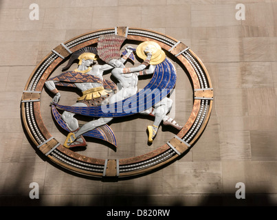 Detail, durchbrochenen Plaque, Tanz, Drama und Lied, Radio City Musik Hall, das Rockefeller Center, New York City Stockfoto