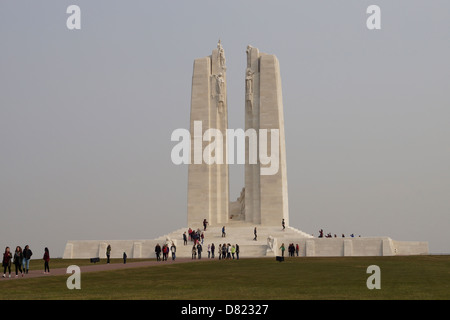 Long Distance-Ansicht des kanadischen Denkmals von Vimy Ridge Stockfoto