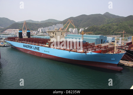 Maersk Linien 18, 000teu Triple-E-Containerschiff Maersk majestätischen, fotografiert während DSME Werft in Okpo Ausstattung Stockfoto