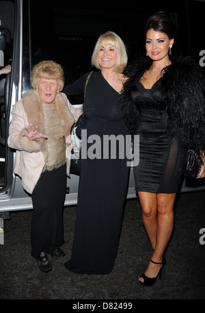 Nanny Pat, Carol Wright und Jessica Wright die nur Weg ist Essex wrap Party in The Roof Gardens in Kensington London statt, Stockfoto