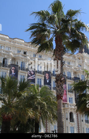 Cannes, Frankreich. 17. Mai 2013. GREAT GATSBY MOVIE POSTER CARLTON HOTELS, CANNES DER GROßE GATSBY FILMPLAKATE. CANNES FILM FESTIVAL 2013 CANNES, Frankreich 17 Mai 2013 DIP63283. Bildnachweis: Allstar Bildarchiv / Alamy Live News Stockfoto