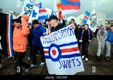 Rangers-Fans nehmen Sie Teil an einer Demonstration von Kinning Park, Ibrox Stadion von den Fans organisierten Gruppe BLUE ORDER zu demonstrieren Stockfoto