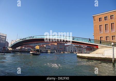 Ponte della Costituzione (Verfassung Brücke) oder Calatrava-Brücke über den großen Grande Canal in Venedig Italien Stockfoto