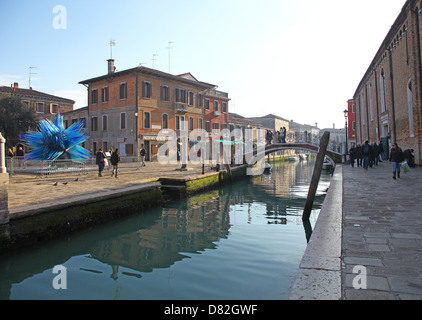 Eine Brücke über einen Kanal führt nach San Stefano quadratische Murano Insel Venedig Italien Stockfoto