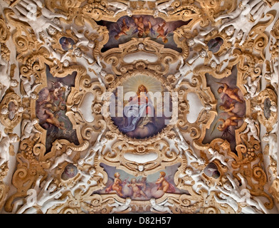 PALERMO - 8. APRIL: Detail von der Decke des Seitenschiff in Kirche La Chiesa del Gesu oder Casa Professa. Stockfoto