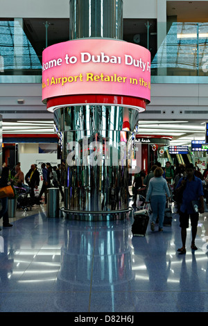 In der Transitzone des Dubai International Airport Terminal Stockfoto