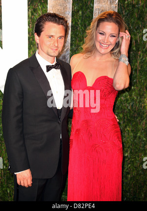 Matthew Bellamy und Kate Hudson 2012 Vanity Fair Oscar Party im Sunset Tower Hotel - West Hollywood, Kalifornien eingetroffen- Stockfoto