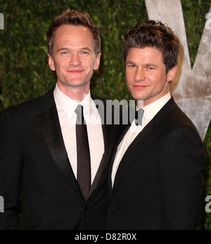 Neil Patrick Harris und David Burtka 2012 Vanity Fair Oscar Party im Sunset Tower Hotel - West Hollywood, Kalifornien eingetroffen- Stockfoto