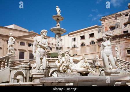 Palermo - Florentiner Brunnen auf der Piazza Pretoria Stockfoto