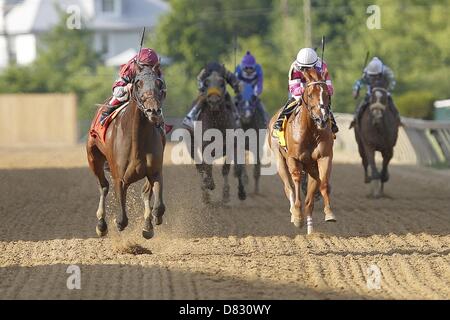 Baltimore, Maryland, USA. 17. Mai 2013. Letzten Gunfighter (#7, links), Javier Castellano, gewinnt der Pimlico-Special bei Pimlico Race Course in Baltimore, Maryland. Trainer ist Chad Brown. (Bild Kredit: Kredit: Joan Fairman Kanes/Eclipse/ZUMAPRESS.com/Alamy Live-Nachrichten) Stockfoto