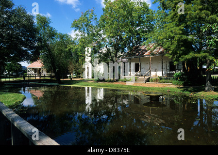 Elk283-3688 Louisiana, Cajun Country, Lafayette, Acadian Village mit neuer Hoffnung Kapelle Stockfoto