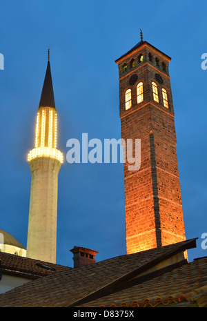 Clock Tower und Gazi-Husrevbey Moschee Minarett, Sarajevo, Bosnien und Herzegowina Stockfoto