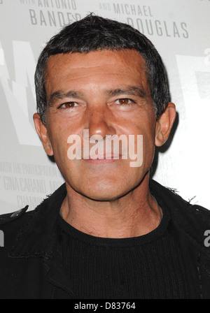 Antonio Banderas "Drunter und drüber" Los Angeles premiere im Theater DGA - Ankünfte Los Angeles, Kalifornien - 05.01.12 Stockfoto