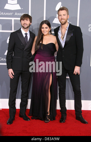 Hillary Scott und Dave Haywood und Charles Kelley von "Lady Antebellum" 54. Annual GRAMMY Awards (die Grammys) - 2012 eingetroffen Stockfoto