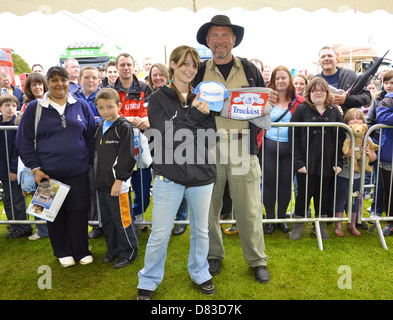 Lisa Kelly und Alex Debogorski Truckfest 2011 im Royal Highland Centre in Edinburgh, Schottland Ingilston - 06.08.11 Stockfoto