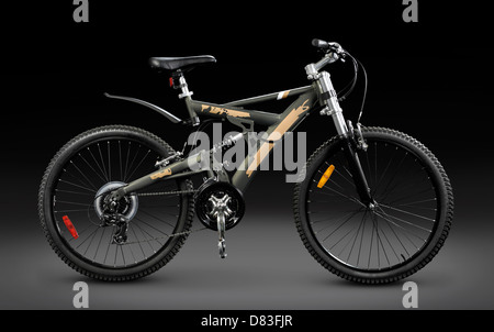 MTB Sport 21-Gang dual Suspension Mountainbike isoliert auf schwarzem Hintergrund mit einem Beschneidungspfad Stockfoto