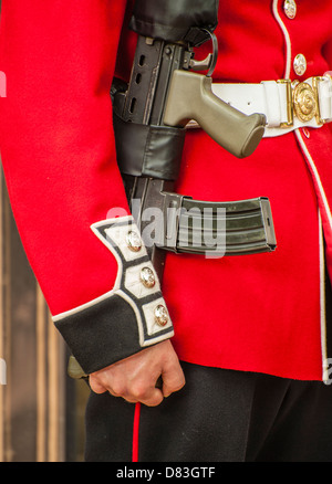 LONDON UK - 03. JULI 2010: Detail Scots Guardsman in Ceremonial Uniform, London Stockfoto
