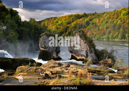 (Rheinfall) Rheinfall bei Schaffhausen in der Schweiz. Stockfoto