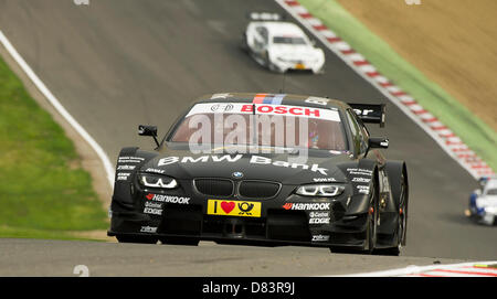 Brands Hatch, Großbritannien. 18. Mai 2013. Bruno Spengler (CAN) fahren das BMW Team Schnitzer BMW M3 DTM bei Druiden während der DTM Deutsche Tourenwagen Meisterschaft Praxis von Brands Hatch. Bildnachweis: Aktion Plus Sportbilder / Alamy Live News Stockfoto