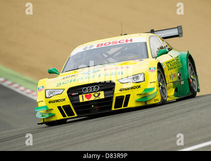 Brands Hatch, Großbritannien. 18. Mai 2013. Mike Rockenfeller (GBR) das Audi Sport Team Phoenix Audi RS 5 DTM während der DTM Deutsche Tourenwagen Meisterschaft Praxis von Brands Hatch zu fahren. Bildnachweis: Aktion Plus Sportbilder / Alamy Live News Stockfoto