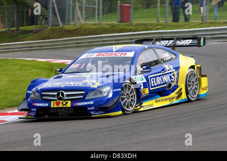 Brands Hatch, Großbritannien. 18. Mai 2013. Gary Paffett in seinem Euronics Mercedes AMG DTM Mercedes AMD C-Coupe für die Runde 2 die DTM Deutsche Tourenwagen Meisterschaft von Brands Hatch Rennstrecke im Zeittraining. Bildnachweis: Aktion Plus Sportbilder / Alamy Live News Stockfoto