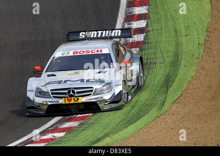 Brands Hatch, Großbritannien. 18. Mai 2013. Pascal Wehrlein in seinem Mercedes AMG DTM Mercedes AMG C-Coupe für die Runde 2 die DTM Deutsche Tourenwagen Meisterschaft von Brands Hatch Rennstrecke im Zeittraining. Bildnachweis: Aktion Plus Sportbilder / Alamy Live News Stockfoto