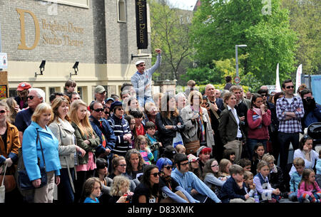 Brighton UK 18. Mai 2013 - Andrang an der Fringe-City-Event ist Teil der Brighton Festival 2013 Stockfoto