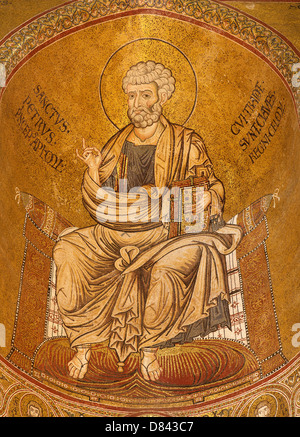 PALERMO - APRIL 9: Mosaiken von St. Peter aus Seite Apsis der Kathedrale von Monreale. Stockfoto