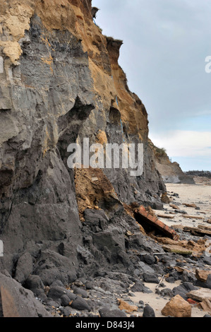 Klippen am Happisburgh in Norfolk demonstriert hohe Erosion entlang der Ostküste. Stockfoto