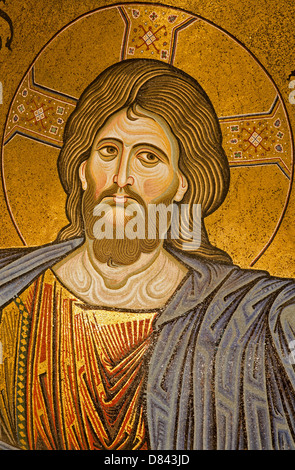 PALERMO - APRIL 9: Jesus Christus aus Hauptapsis Monreale Kathedrale. Stockfoto