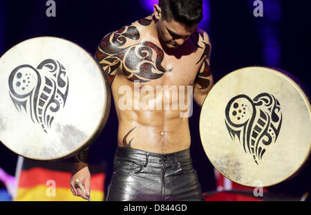 Atmosphäre während der Leistung der Sänger Ryan Dolan repräsentieren Irland während des großen Finales des Eurovision Song Contest 2013 in Malmö, Schweden, am 18 Mai 2013. Die jährliche Veranstaltung wird von Millionen von Fernsehzuschauern verfolgt, die auch bei der Abstimmung teilnehmen. Foto: Jörg Carstensen/dpa Stockfoto