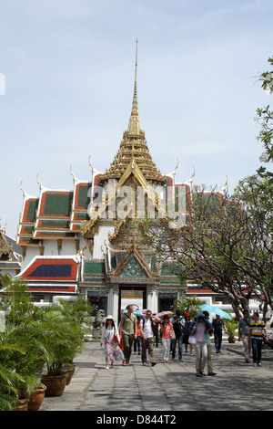 Dusit Maha Prasat Thronsaal im Grand Palace Tempel in Bangkok, Thailand Stockfoto