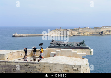 Siege Bell Memorial in Valletta, Malta Stockfoto